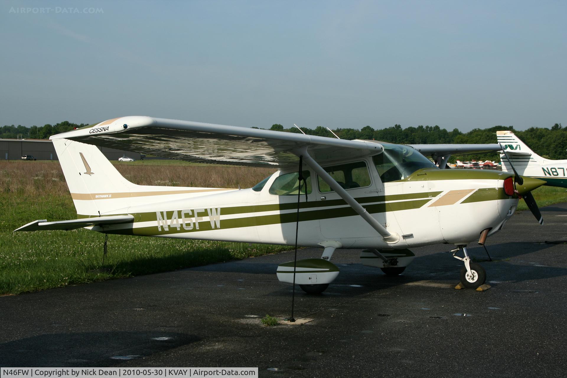 N46FW, 1979 Cessna 172N C/N 17272421, KVAY