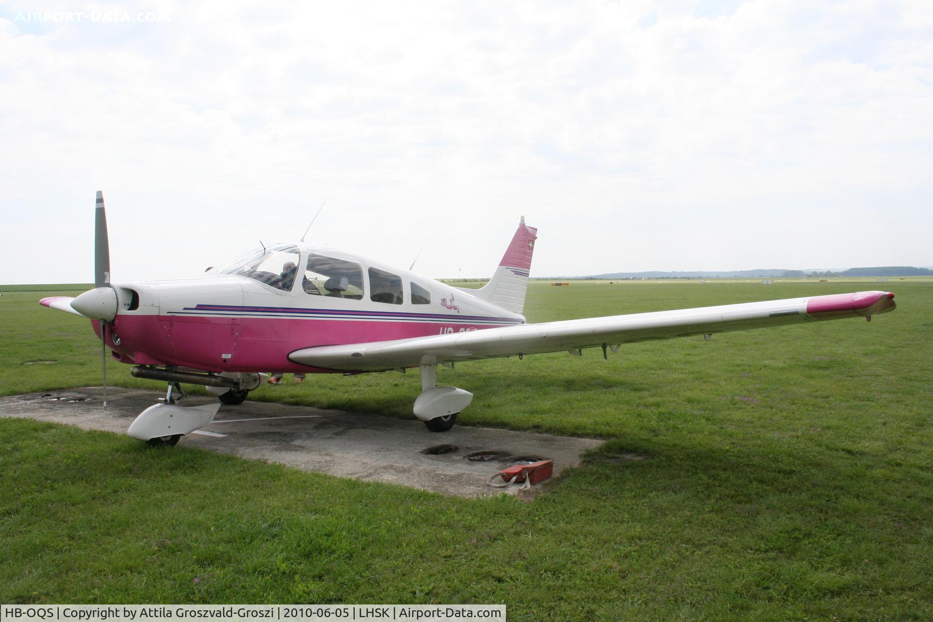 HB-OQS, 1974 Piper PA-28-151 Cherokee Warrior C/N 28-7515009, Siófok-Kiliti Airport.