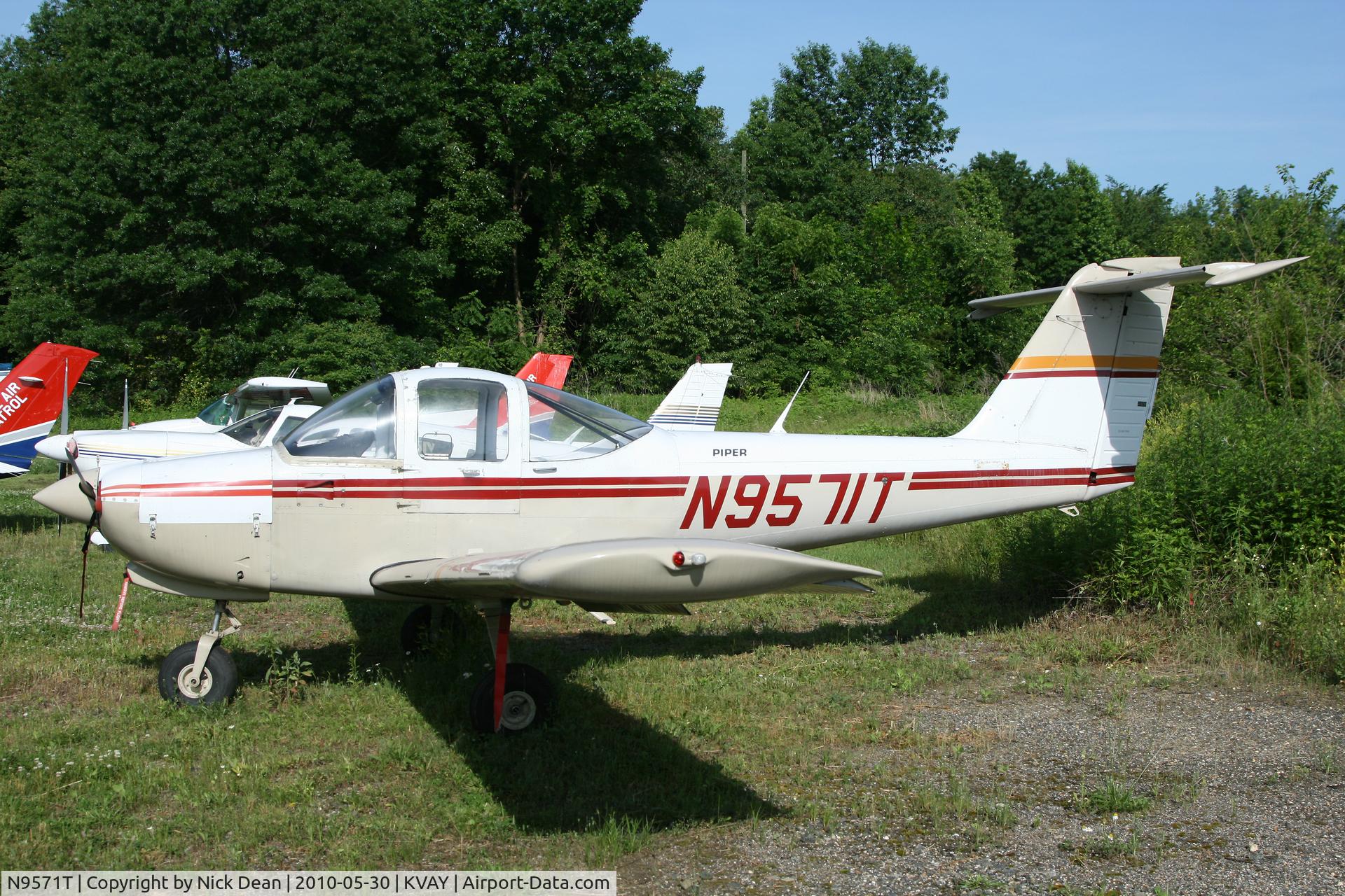 N9571T, 1978 Piper PA-38-112 Tomahawk C/N 38-78A0134, KVAY