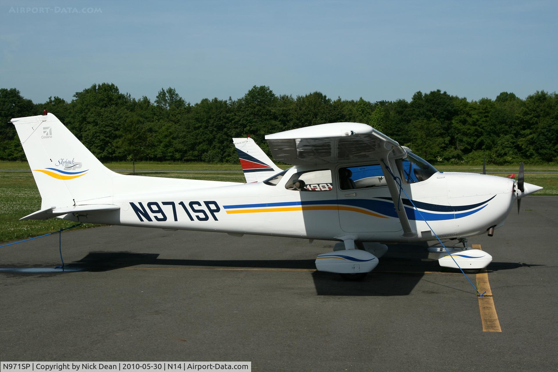 N971SP, 1999 Cessna 172S C/N 172S8173, N14