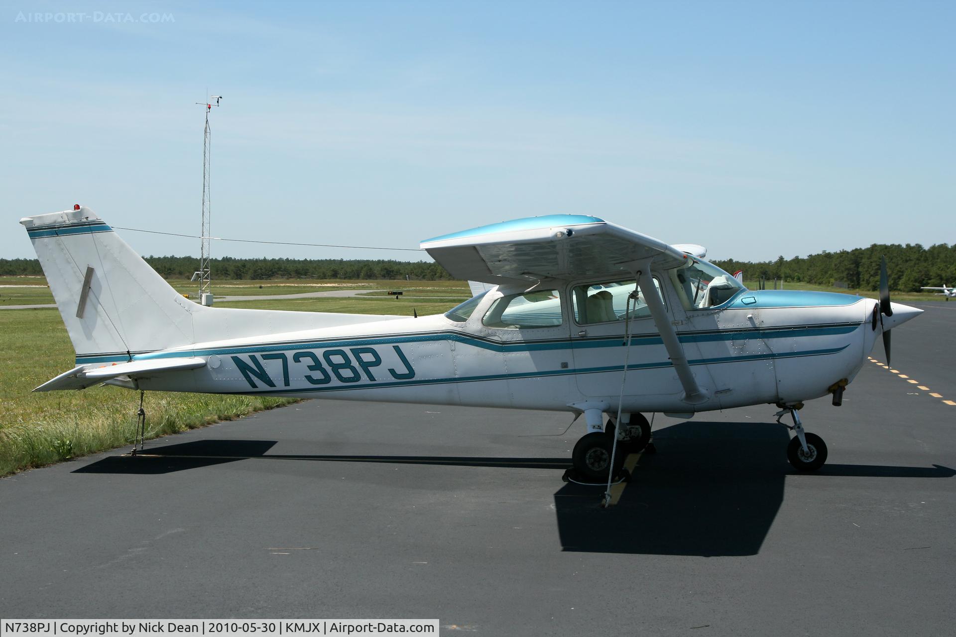N738PJ, 1977 Cessna 172N C/N 17270128, KMJX