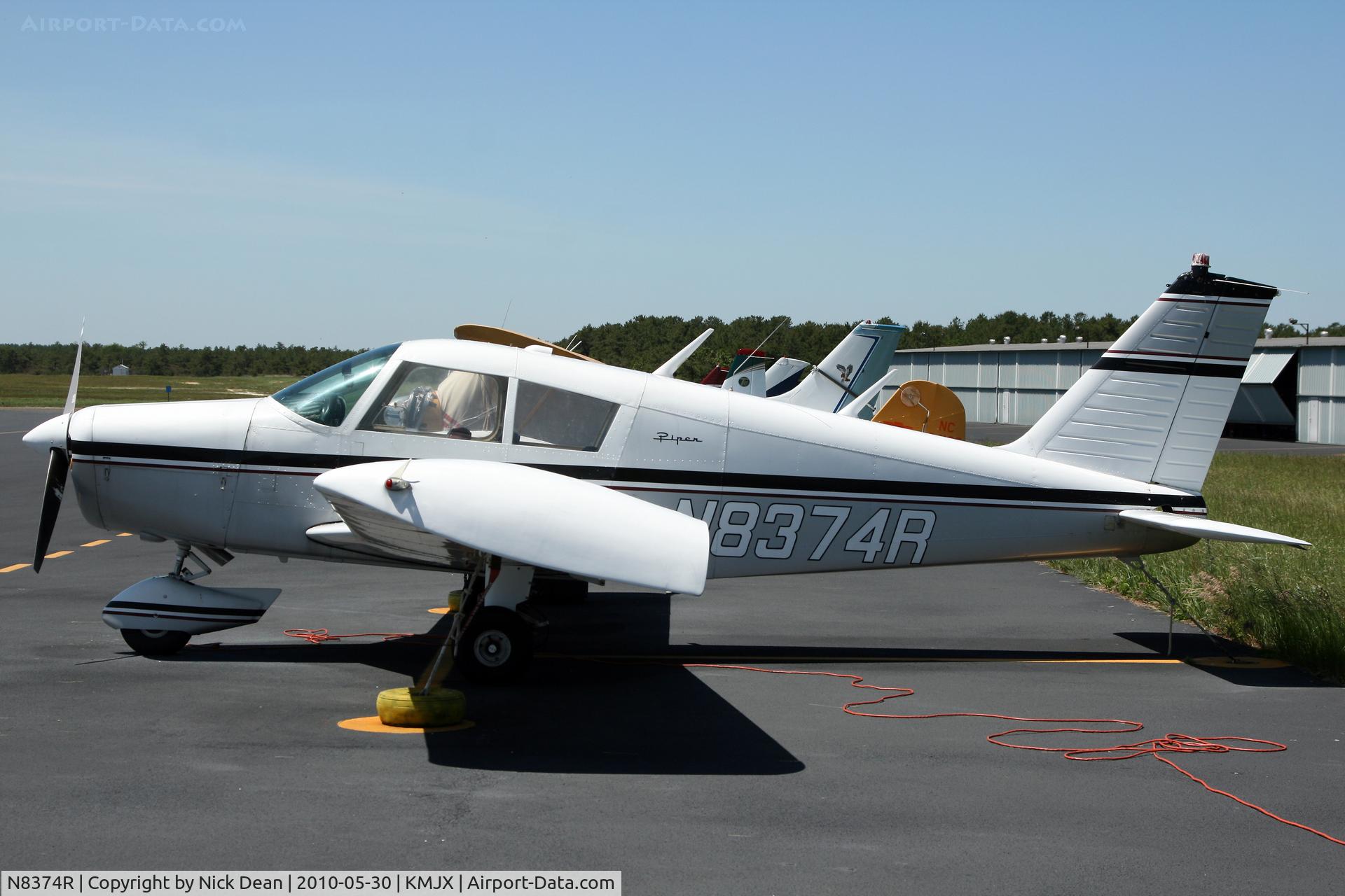 N8374R, 1966 Piper PA-28-140 C/N 28-22251, KMJX