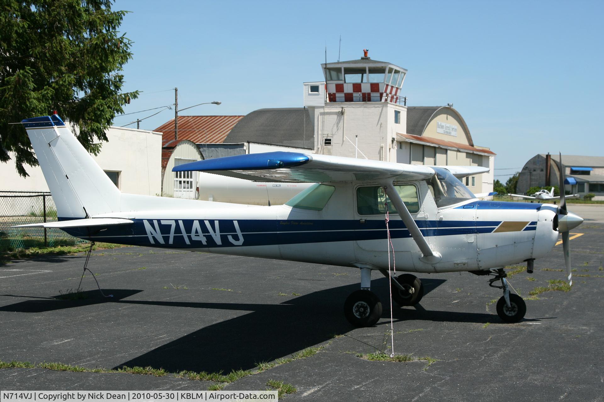 N714VJ, 1977 Cessna 152 C/N 15279464, KBLM