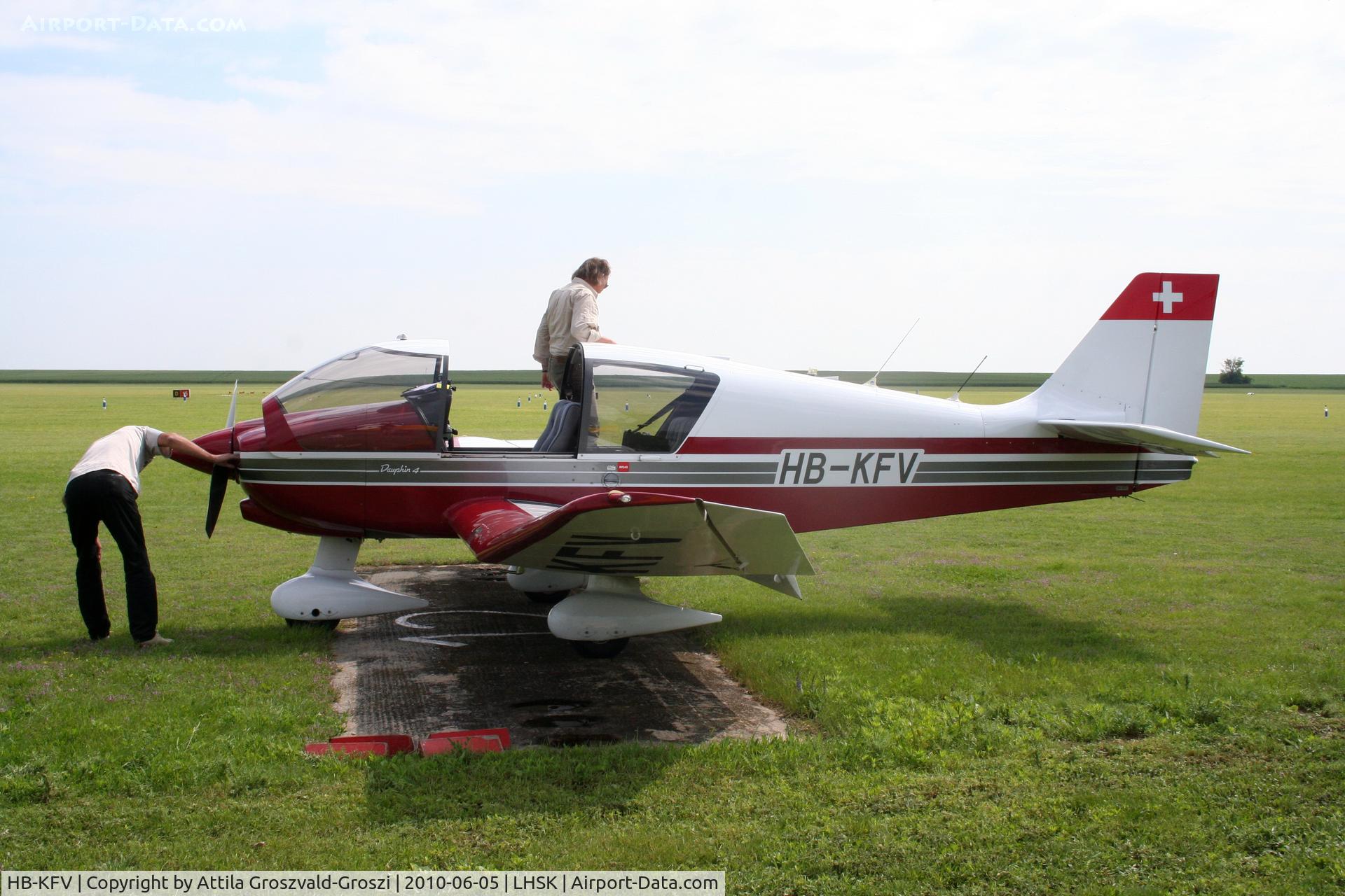 HB-KFV, 2002 Robin DR-400-140B Dauphin 4 Major C/N 2529, Siófok-Kiliti Airport, Hungary.