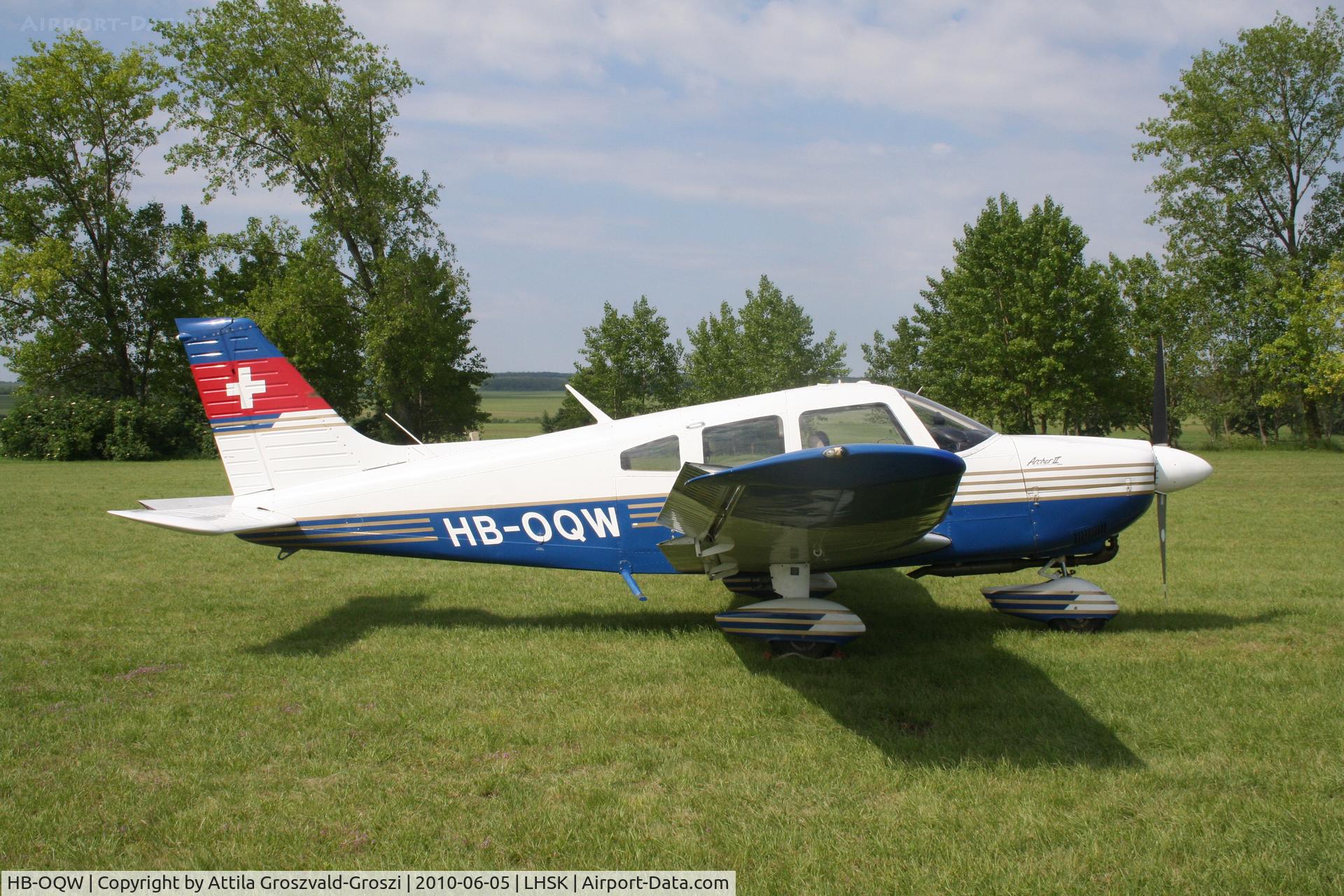 HB-OQW, 1975 Piper PA-28-181 Archer II. C/N 28-7690049, Siófok-Kiliti Airport, Hungary.