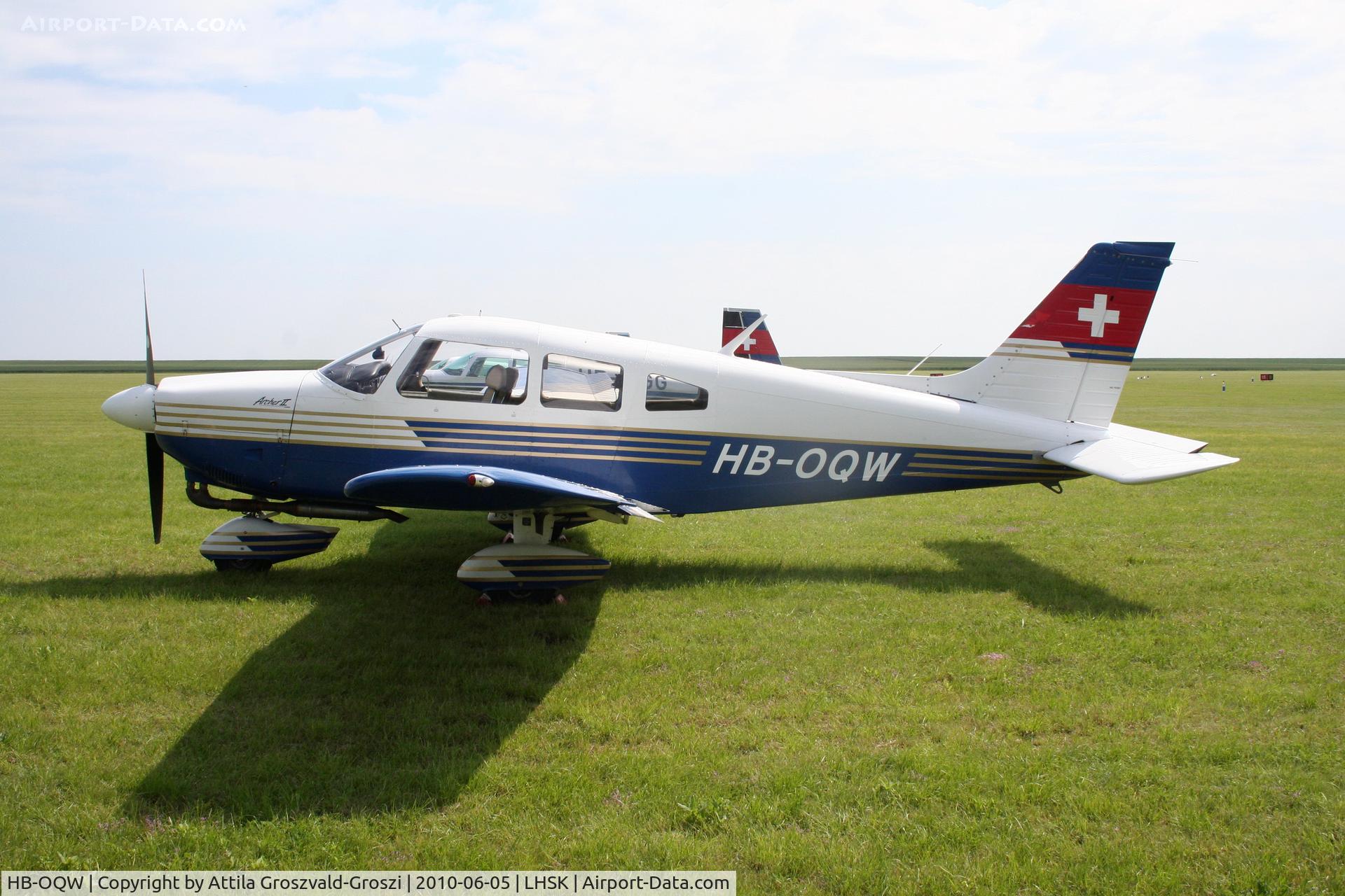 HB-OQW, 1975 Piper PA-28-181 Archer II. C/N 28-7690049, Siófok-Kiliti Airport, Hungary.