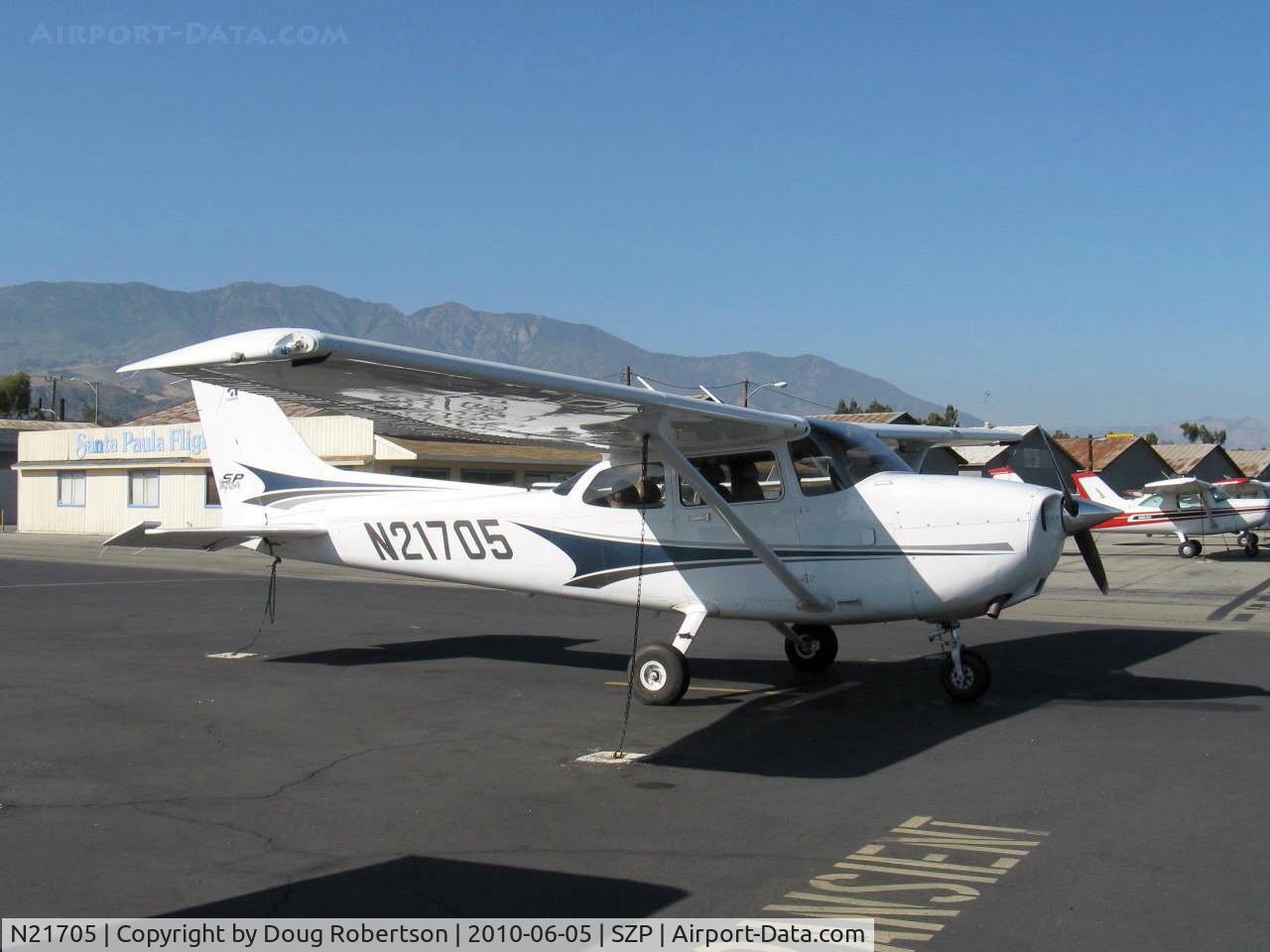N21705, 2004 Cessna 172S Skyhawk SP C/N 172S9699, 2004 Cessna 172S SKYHAWK SP, Lycoming IO-360-L2A 180 Hp