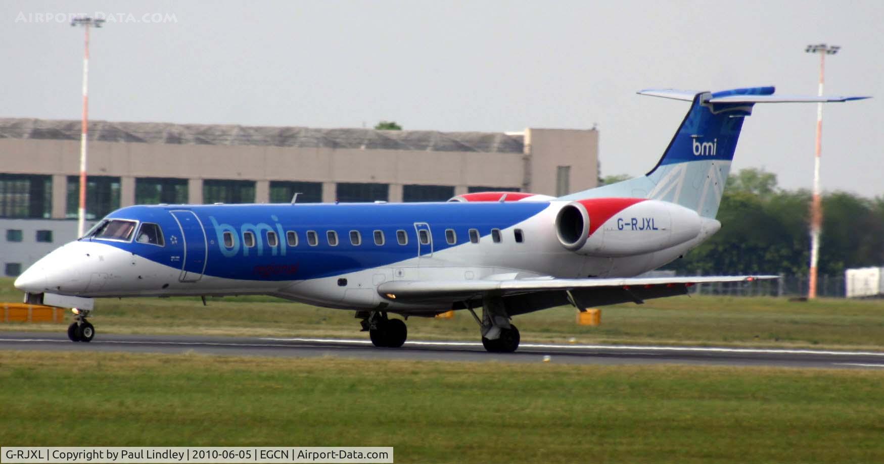 G-RJXL, 2001 Embraer ERJ-135ER (EMB-135ER) C/N 145376, visual circuit at Doncaster 'Kittywake9001'