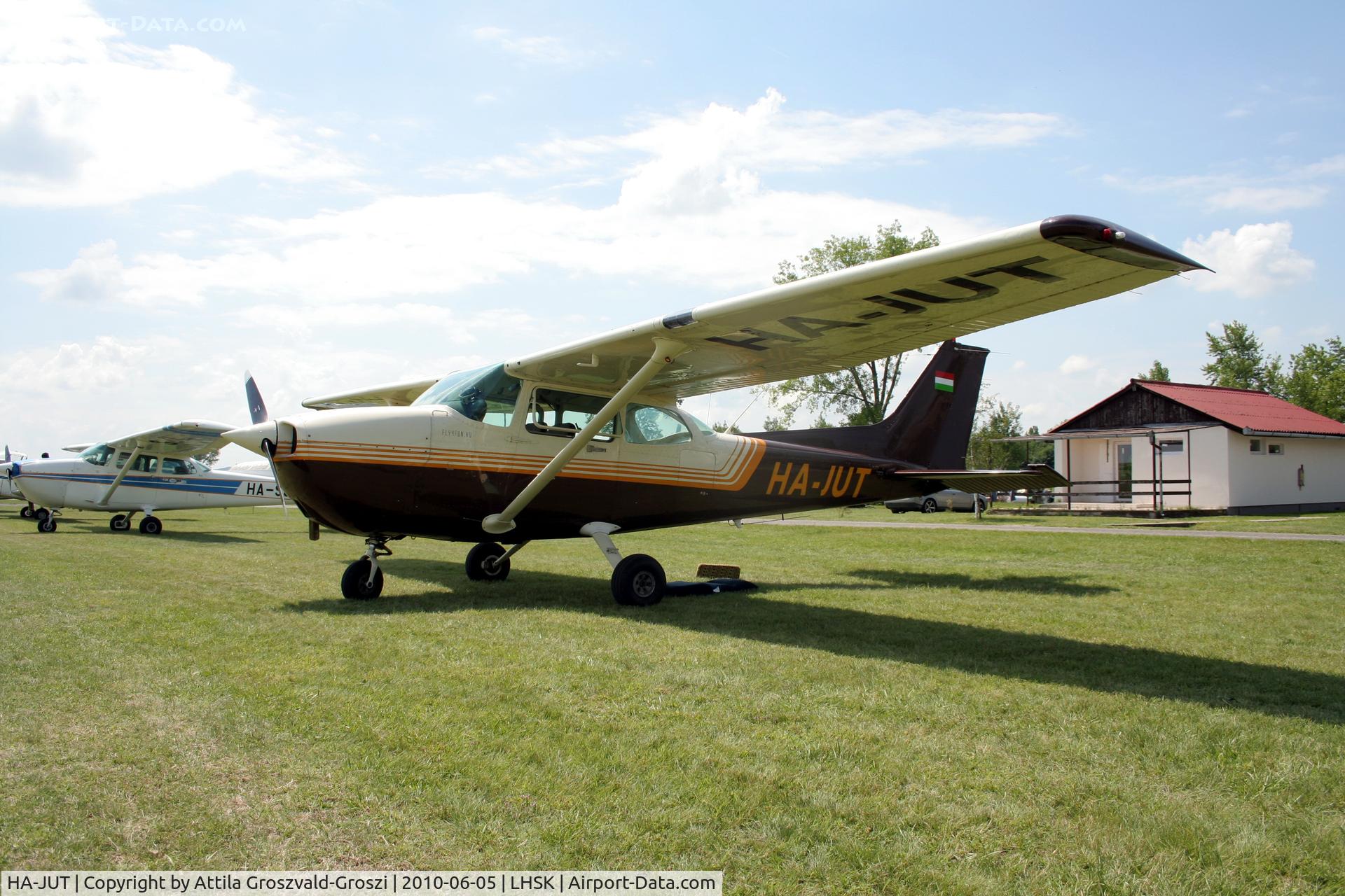 HA-JUT, 1985 Cessna 172P C/N 17276445, Siófok-Kiliti Airport, Hungary.