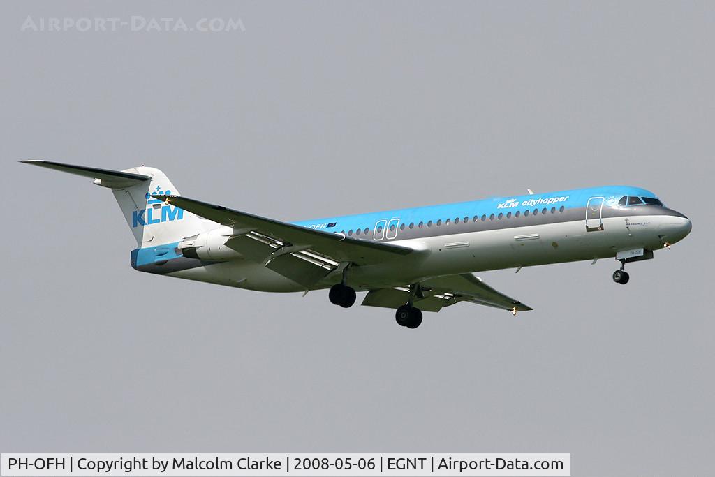 PH-OFH, 1989 Fokker 100 (F-28-0100) C/N 11277, Fokker 100 (F-28-0100) on approach to Runway 07 at Newcastle Airport in 2008.