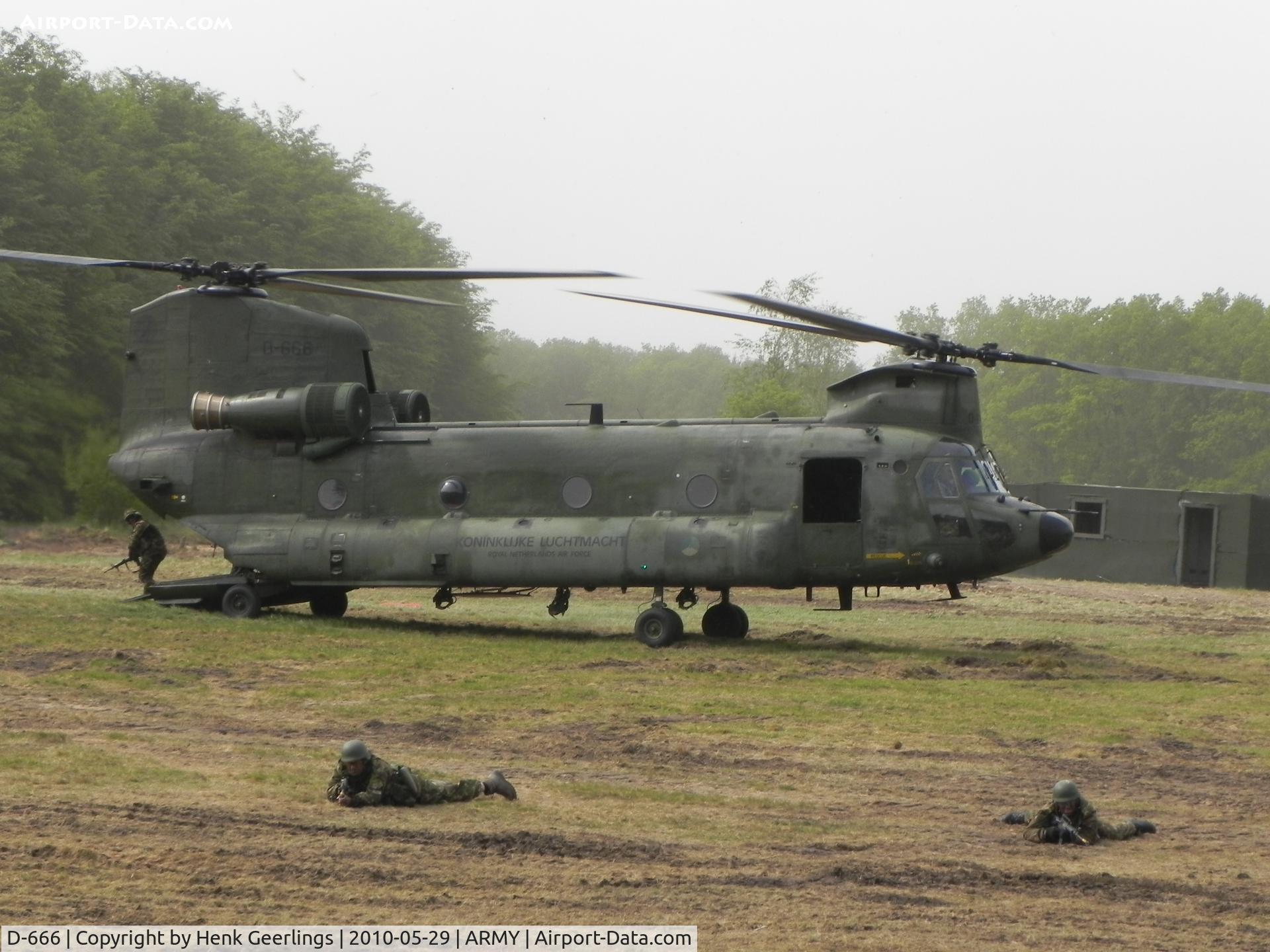 D-666, 1976 Boeing CH-47D Chinook C/N M.3666/NL-006, Dutch Army Openday at Havelte Army base.