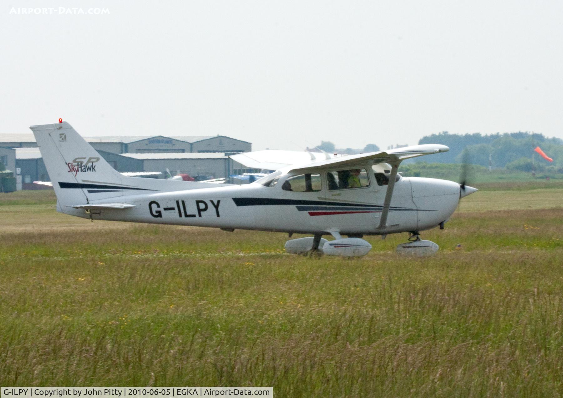 G-ILPY, 2001 Cessna 172S C/N 172S8704, Shoreham Airport, West Sussex
