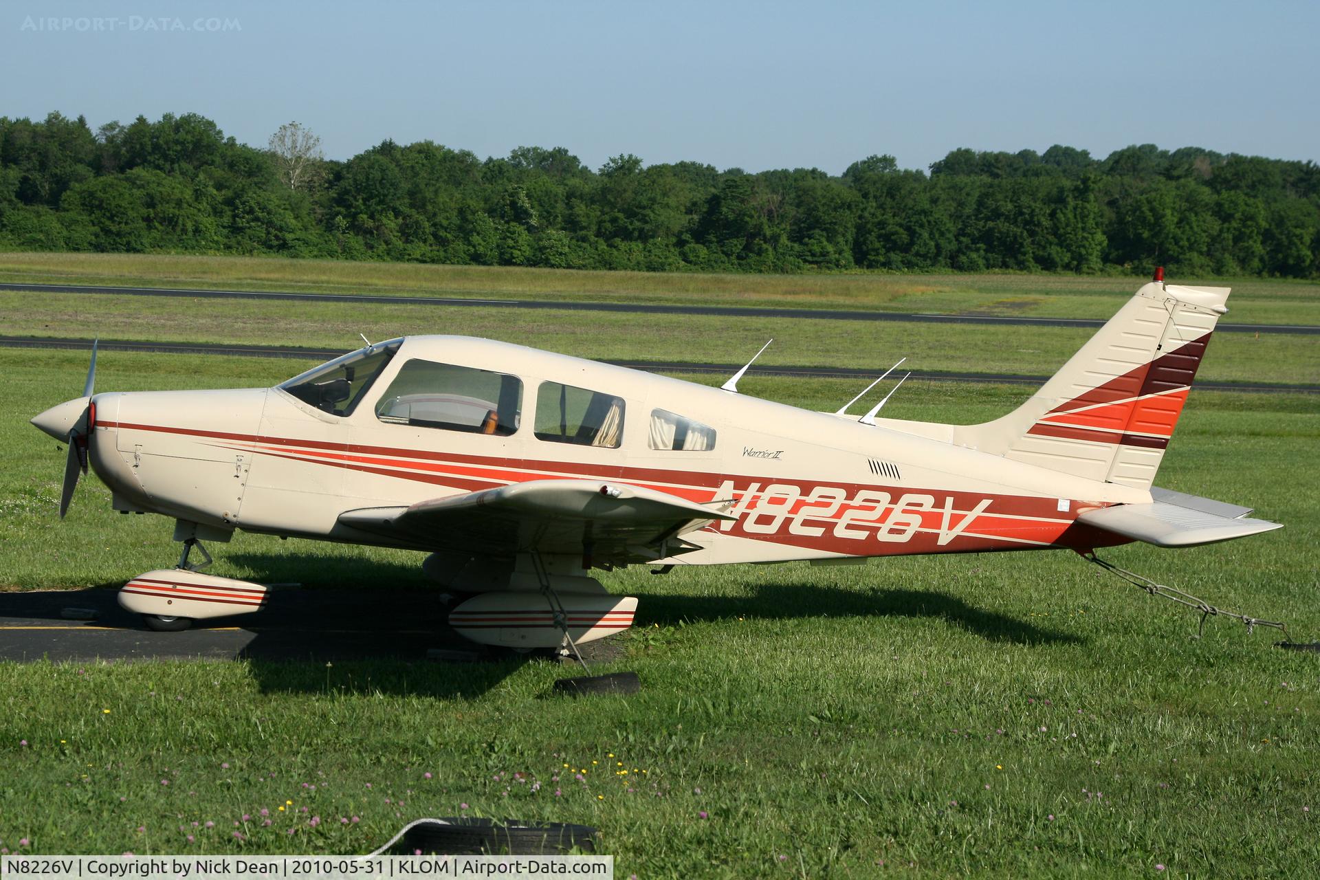 N8226V, 1980 Piper PA-28-161 C/N 28-8016344, KLOM