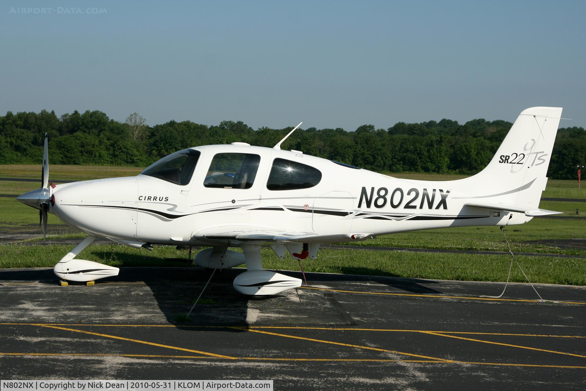 N802NX, 2004 Cirrus SR22 C/N 1222, KLOM