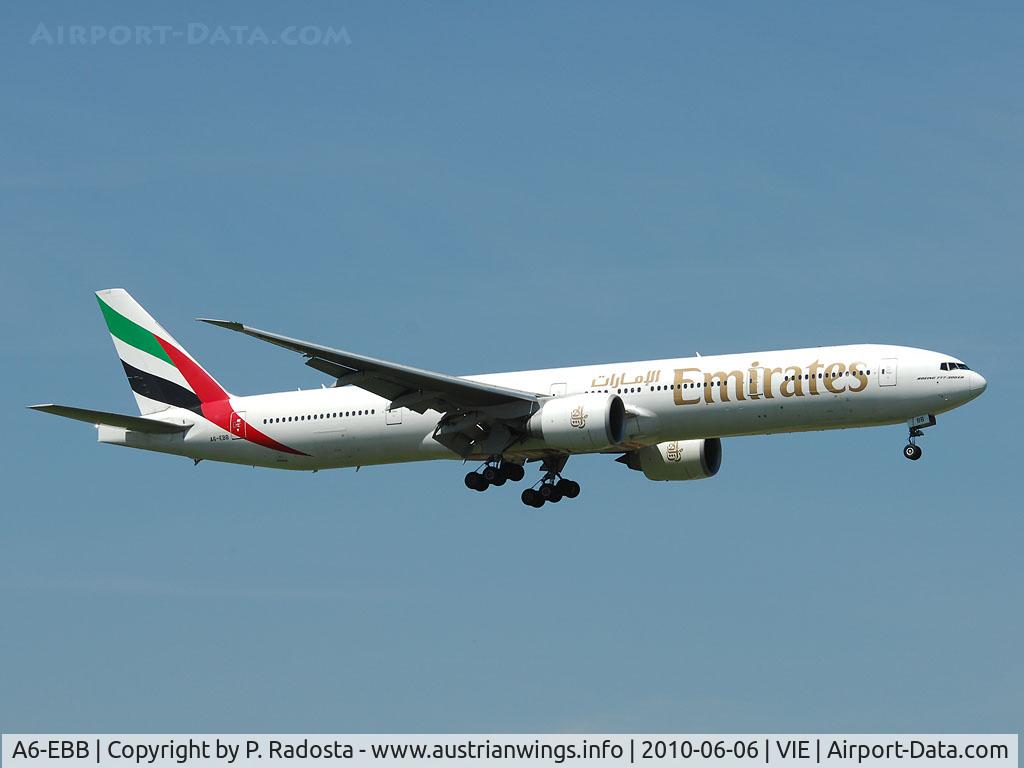A6-EBB, 2005 Boeing 777-36N/ER C/N 32789, Appr. RWY 11