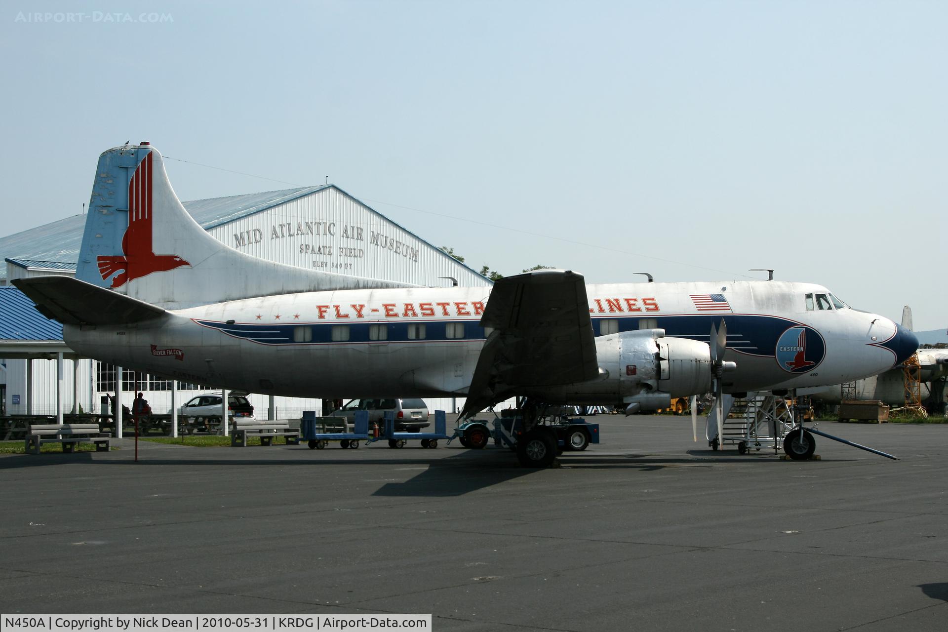 N450A, 1952 Martin 404 C/N 14141, KRDG
