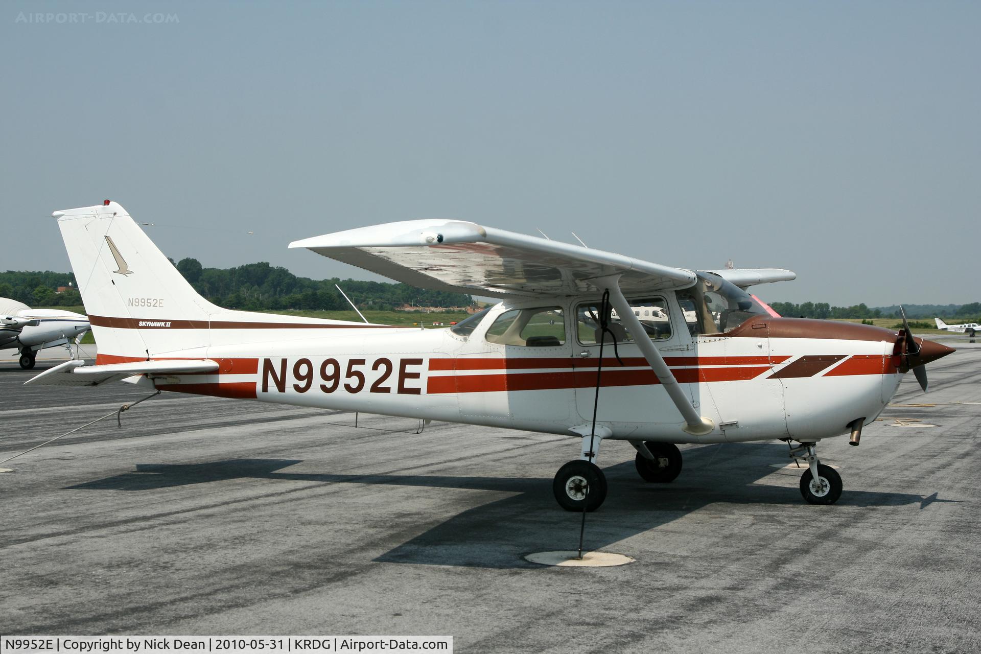 N9952E, 1979 Cessna 172N C/N 17272297, KRDG