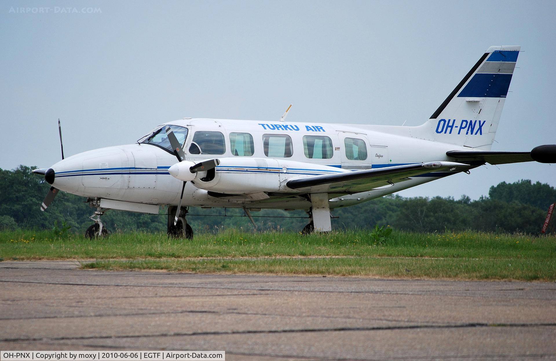 OH-PNX, Piper PA-31-350 Chieftain C/N 31-8052040, Piper PA-31-350 Chieftan at Fairoaks