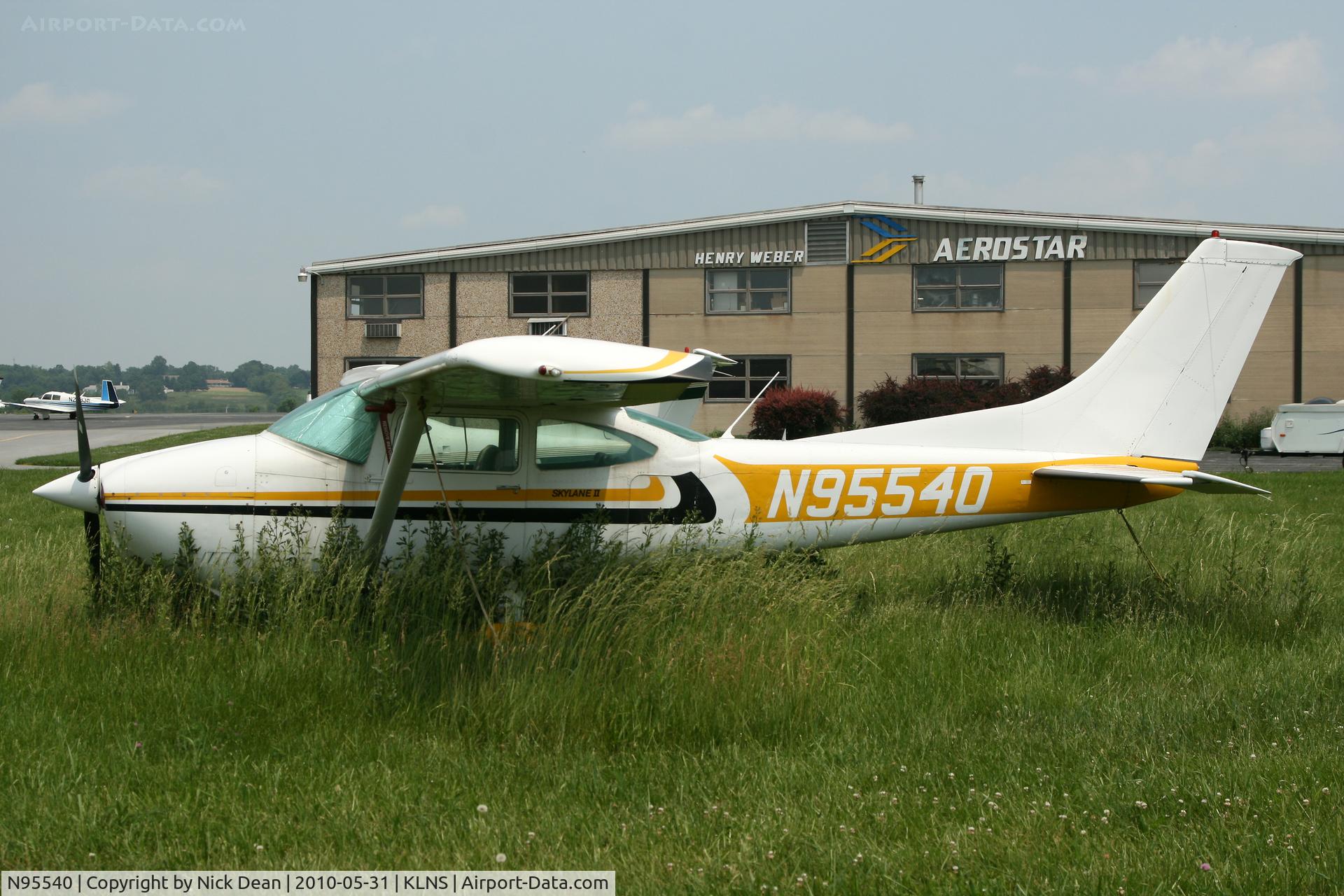 N95540, 1978 Cessna 182Q Skylane C/N 18266571, KLNS