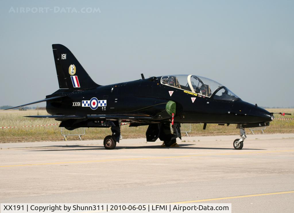 XX191, 1977 Hawker Siddeley Hawk T.1A C/N 038/312038, Participant of the LFMI Airshow 2010
