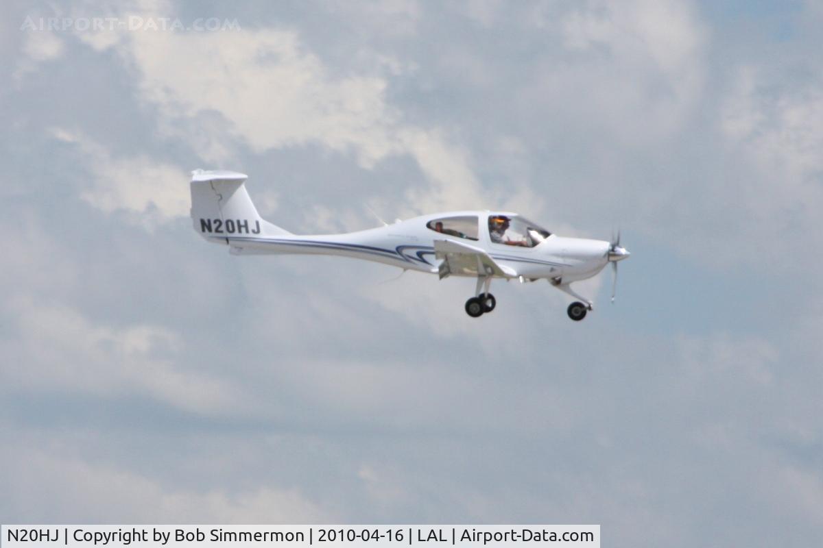 N20HJ, 2008 Diamond DA-40 Diamond Star C/N 40.937, Arriving at Lakeland, Florida during Sun N Fun 2010.