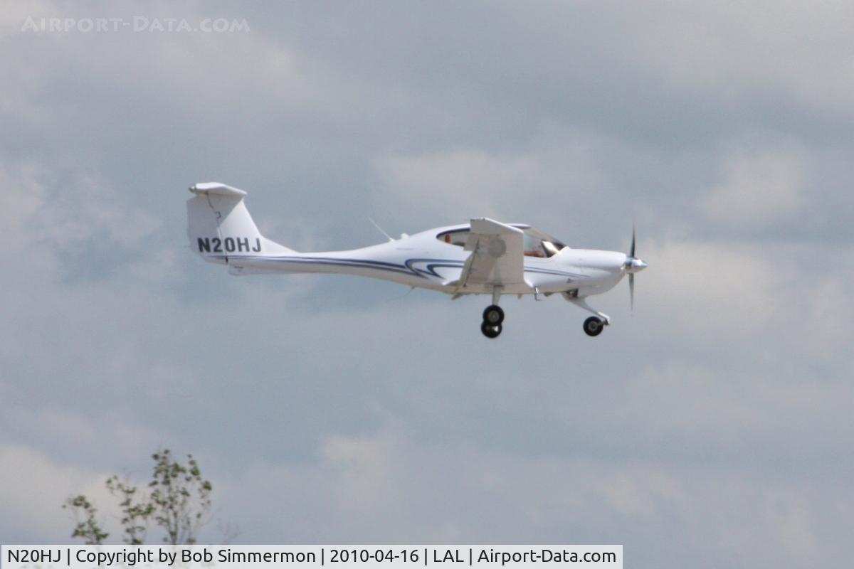 N20HJ, 2008 Diamond DA-40 Diamond Star C/N 40.937, Arriving at Lakeland, Florida during Sun N Fun 2010.