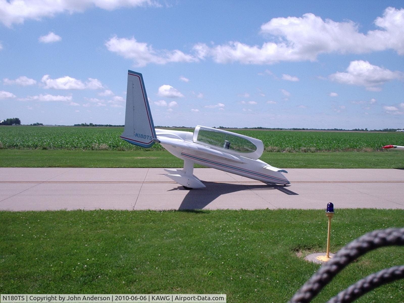 N180TS, 1988 Rutan Long-EZ C/N 2007, Washington Iowa Airshow