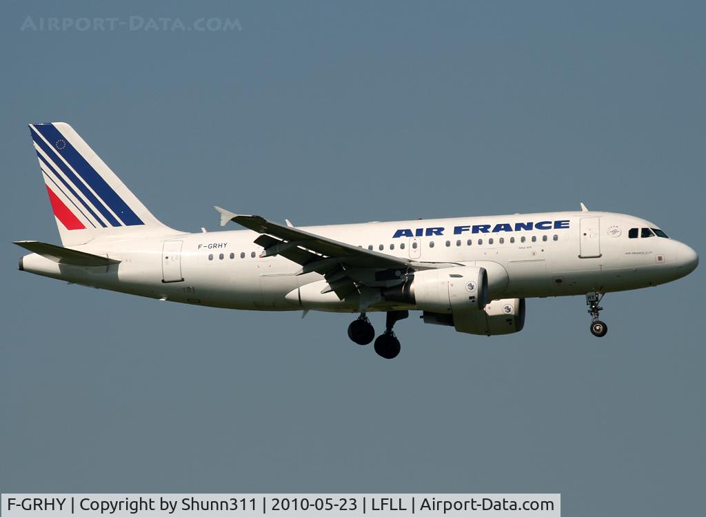F-GRHY, 2001 Airbus A319-111 C/N 1616, Landing rwy 36R