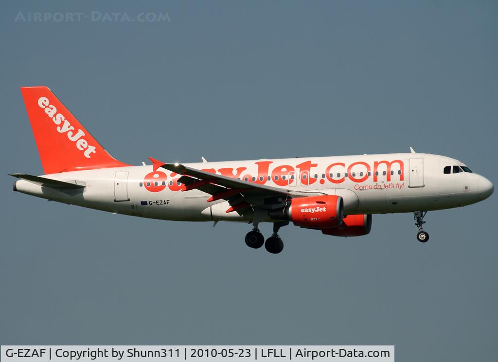 G-EZAF, 2006 Airbus A319-111 C/N 2715, Landing rwy 36R