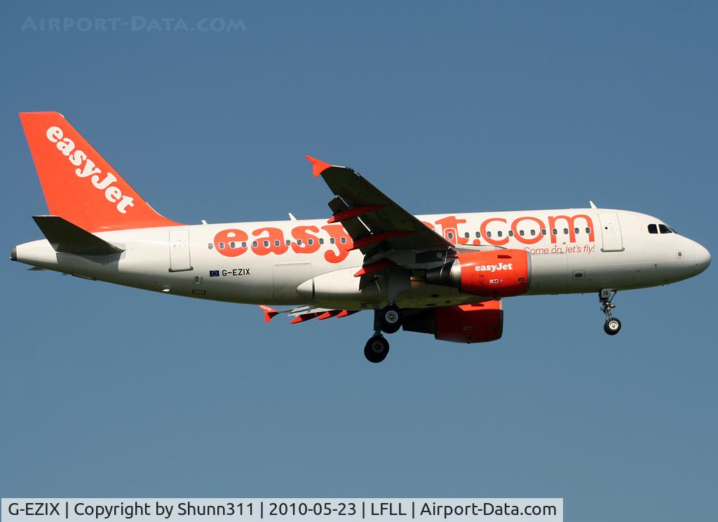 G-EZIX, 2005 Airbus A319-111 C/N 2605, Landing rwy 36R