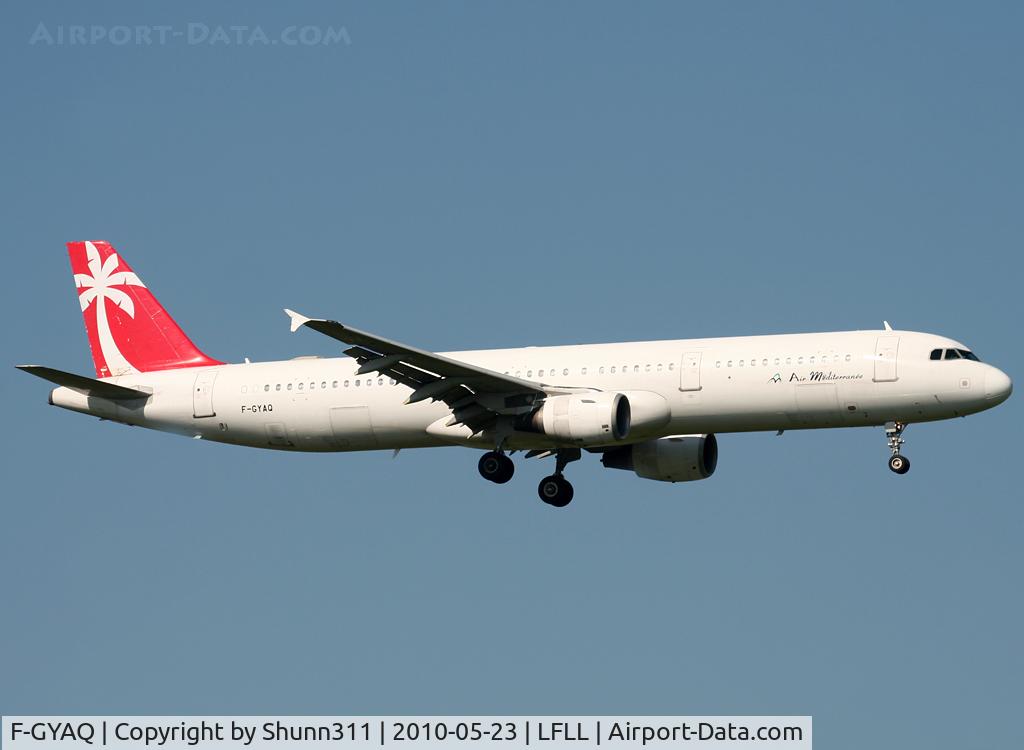 F-GYAQ, 1996 Airbus A321-211 C/N 827, Landing rwy 36L