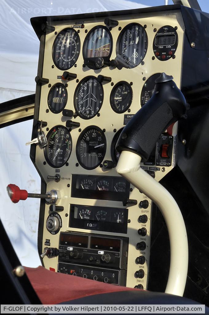F-GLOF, Schweizer 269C C/N S-1588, cockpit view