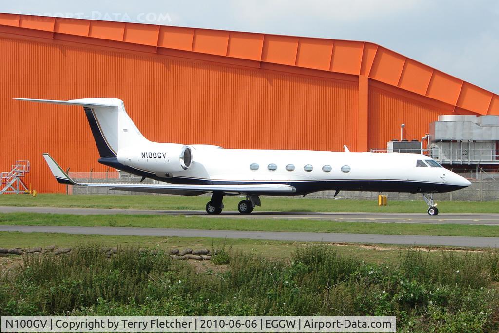 N100GV, 2000 Gulfstream Aerospace G-V C/N 600, 2000 Gulfstream Aerospace G-V, c/n: 600 at Luton