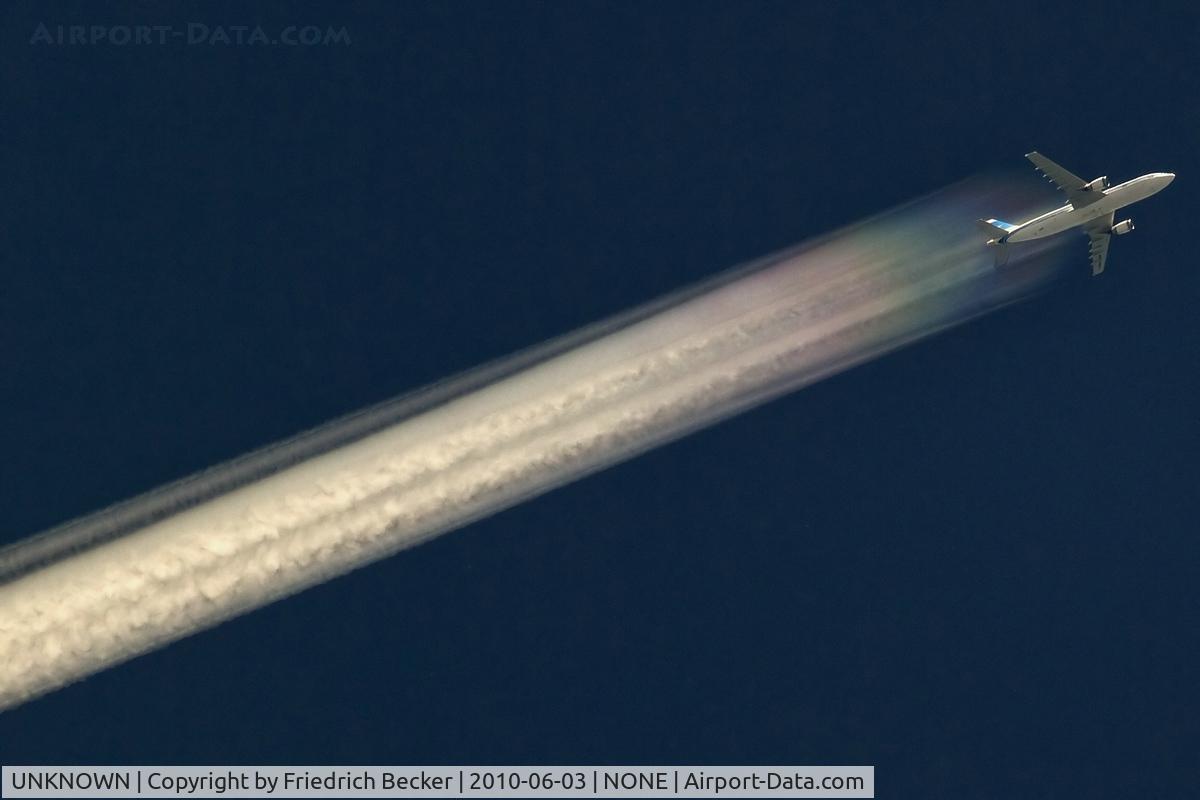 UNKNOWN, Contrails Various C/N Unknown, Kuwait Airlines A300 cruising high