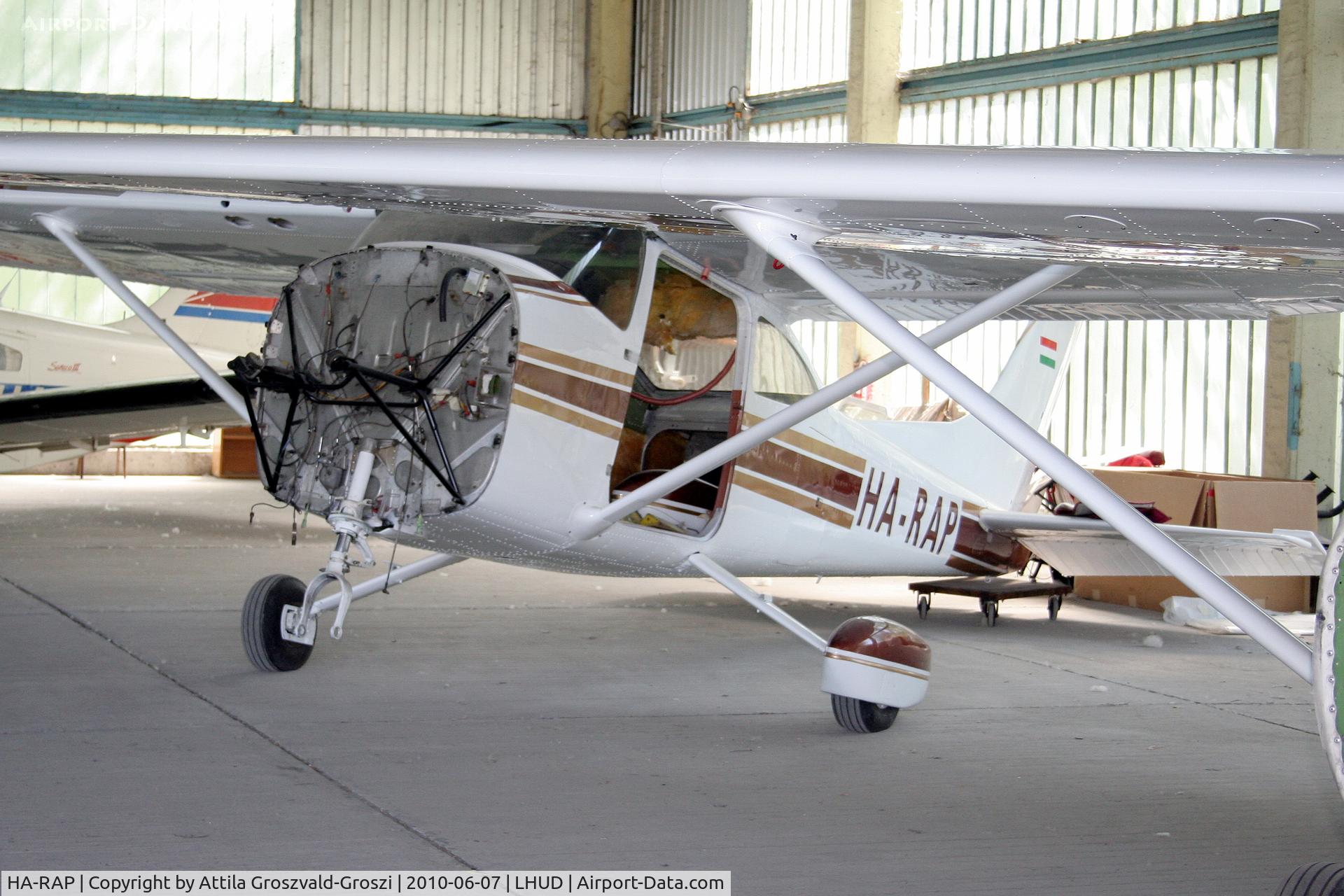 HA-RAP, 1977 Cessna 182Q Skylane C/N 18266158, Szeged Airport, Hungary - Hangar.