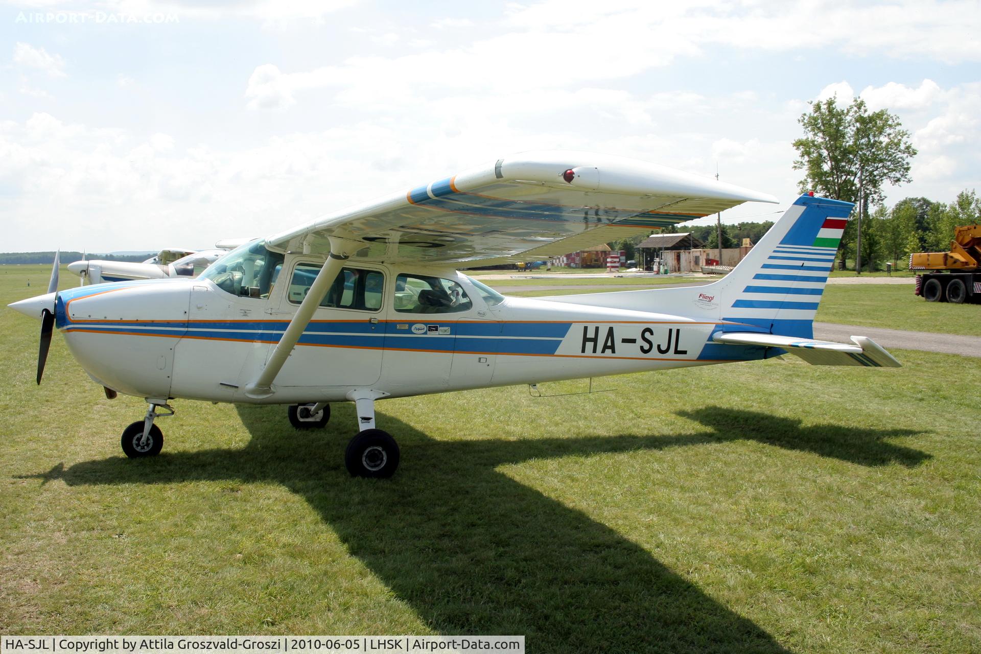 HA-SJL, 1975 Cessna 172M C/N 17265068, Siófok-Kiliti Airport, Hungary.