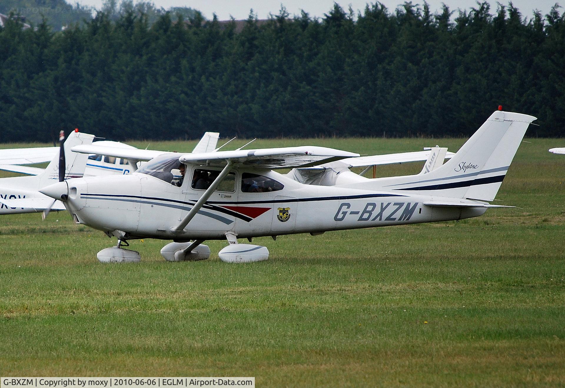 G-BXZM, 1998 Cessna 182S Skylane C/N 18280310, Cessna 182S Skylane at White Waltham