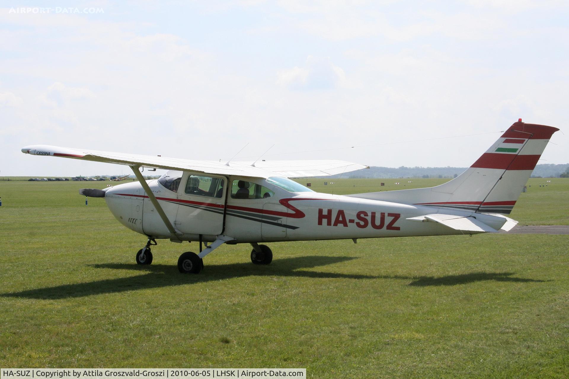 HA-SUZ, 1976 Reims F182P Skylane C/N 63835.0007, Siófok-Kiliti Airport, Hungary.