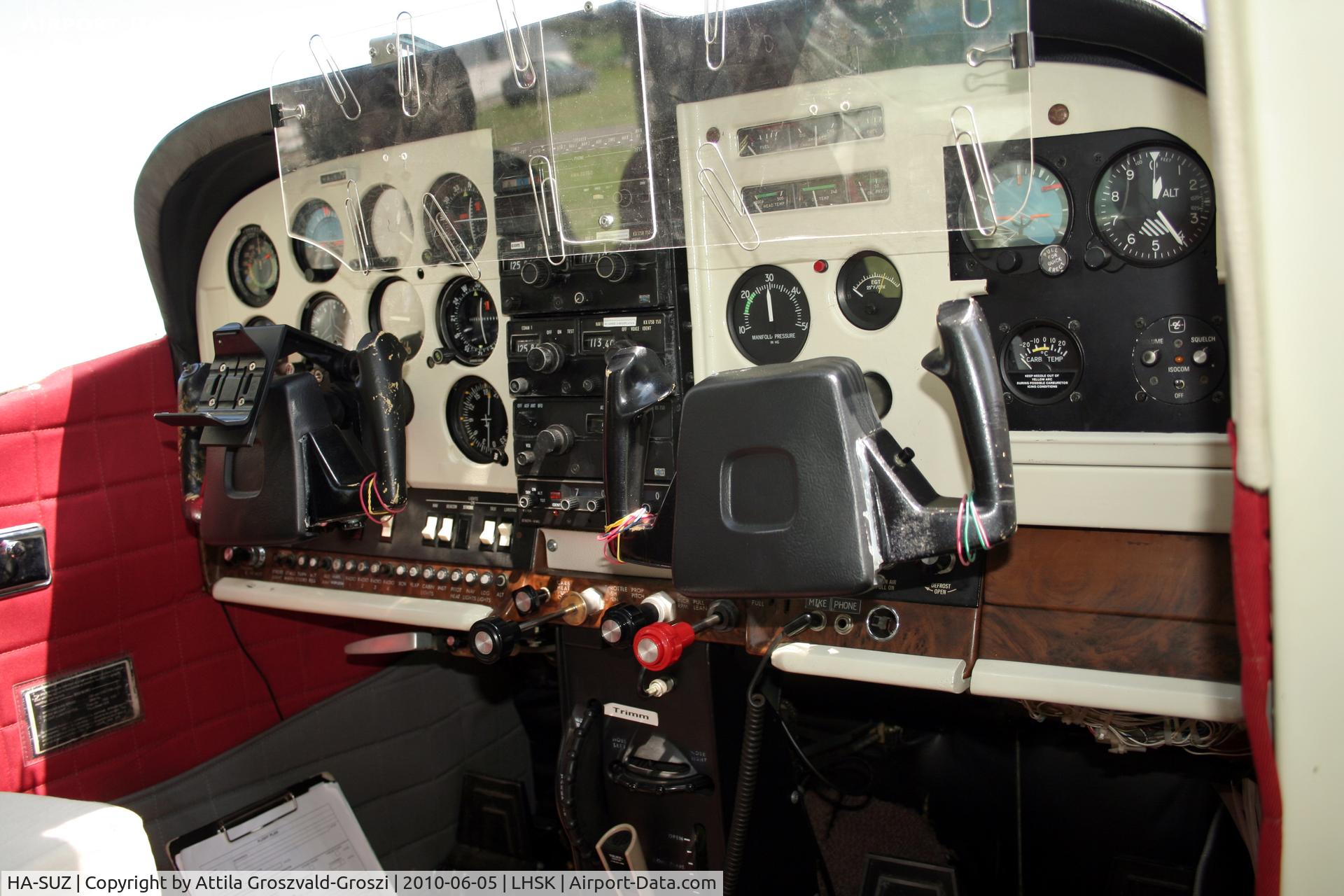 HA-SUZ, 1976 Reims F182P Skylane C/N 63835.0007, Siófok-Kiliti Airport, Hungary. - Cocpit