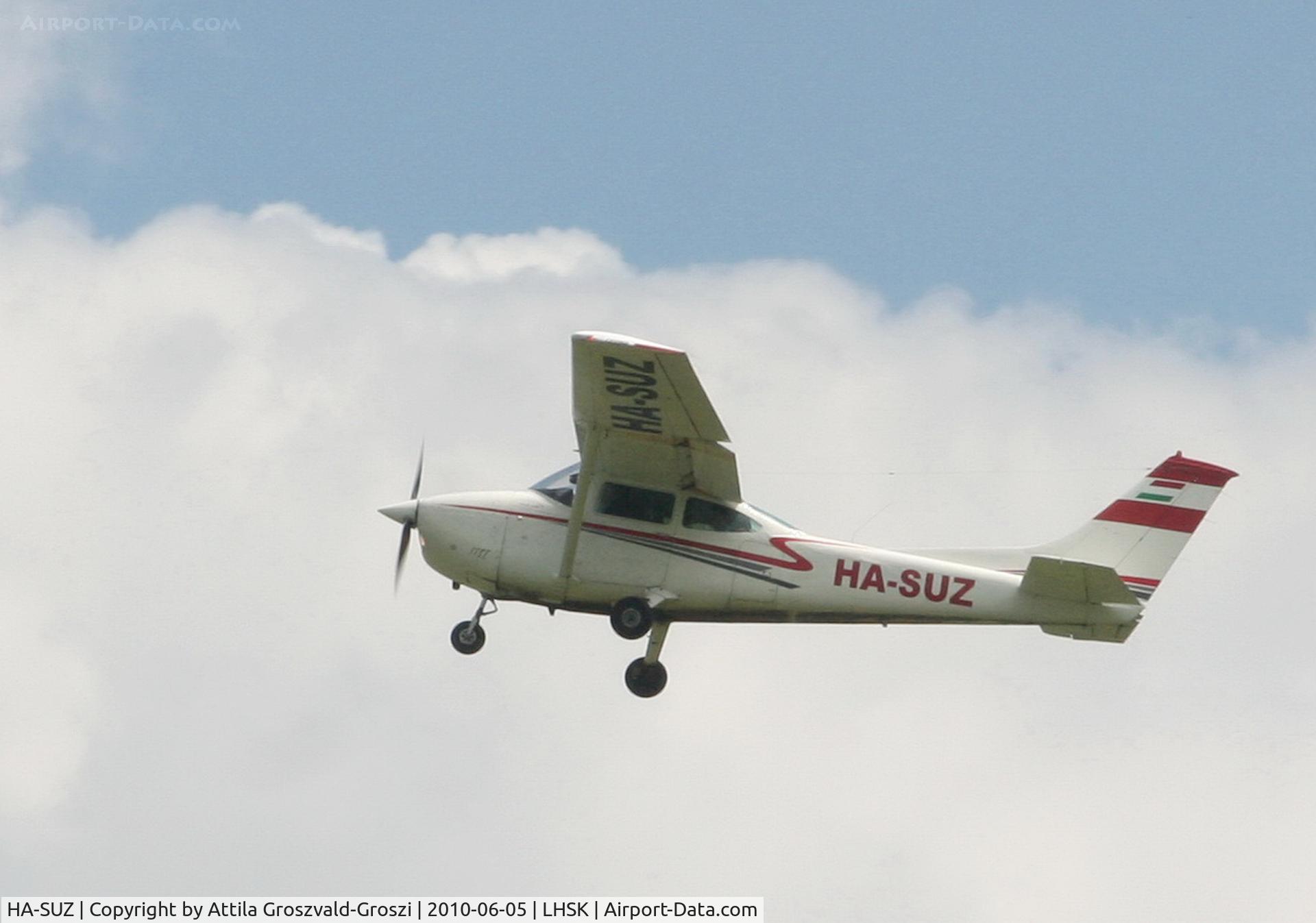 HA-SUZ, 1976 Reims F182P Skylane C/N 63835.0007, Siófok-Kiliti Airport, Hungary.