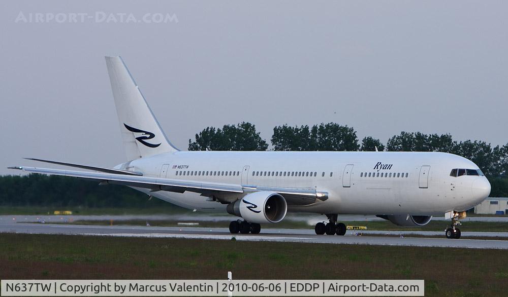 N637TW, 1991 Boeing 767-33A C/N 25403, take off, runway north in leipzig.