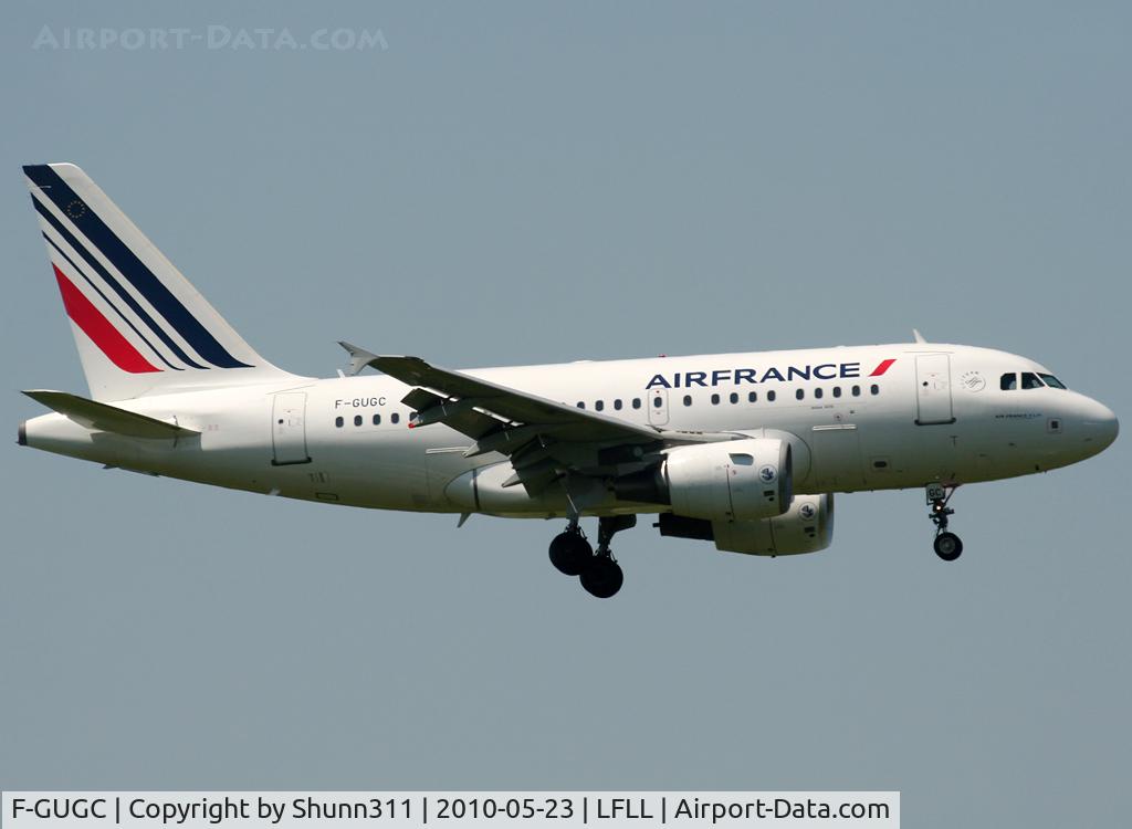 F-GUGC, 2002 Airbus A318-111 C/N 2071, Landing rwy 36R