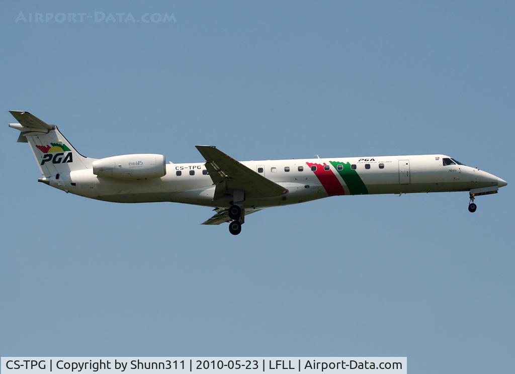 CS-TPG, 1997 Embraer EMB-145EP (ERJ-145EP) C/N 145014, Landing rwy 36R