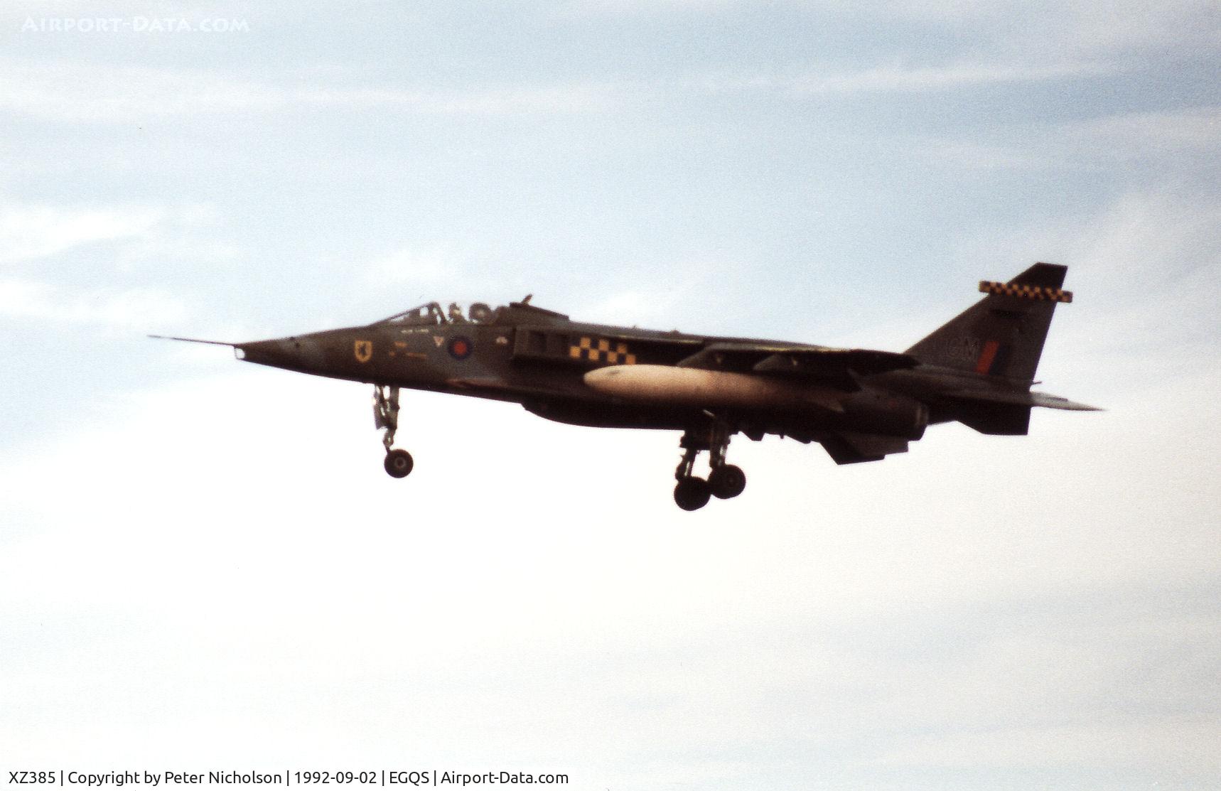 XZ385, 1977 Sepecat Jaguar GR.1A C/N S.150, Jaguar GR.1A of 54 Squadron based at RAF Coltishall landing at RAF Lossiemouth in September 1992.