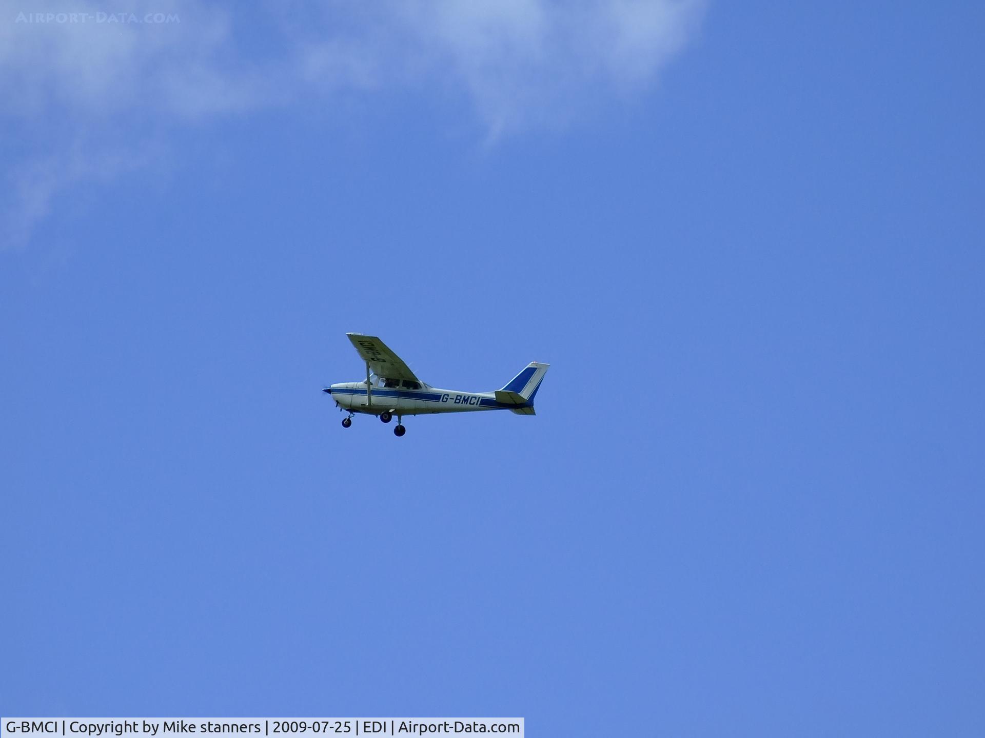 G-BMCI, 1969 Reims F172H Skyhawk C/N 0683, Edinburgh based Cessna F.172H Lifts off from runway 24