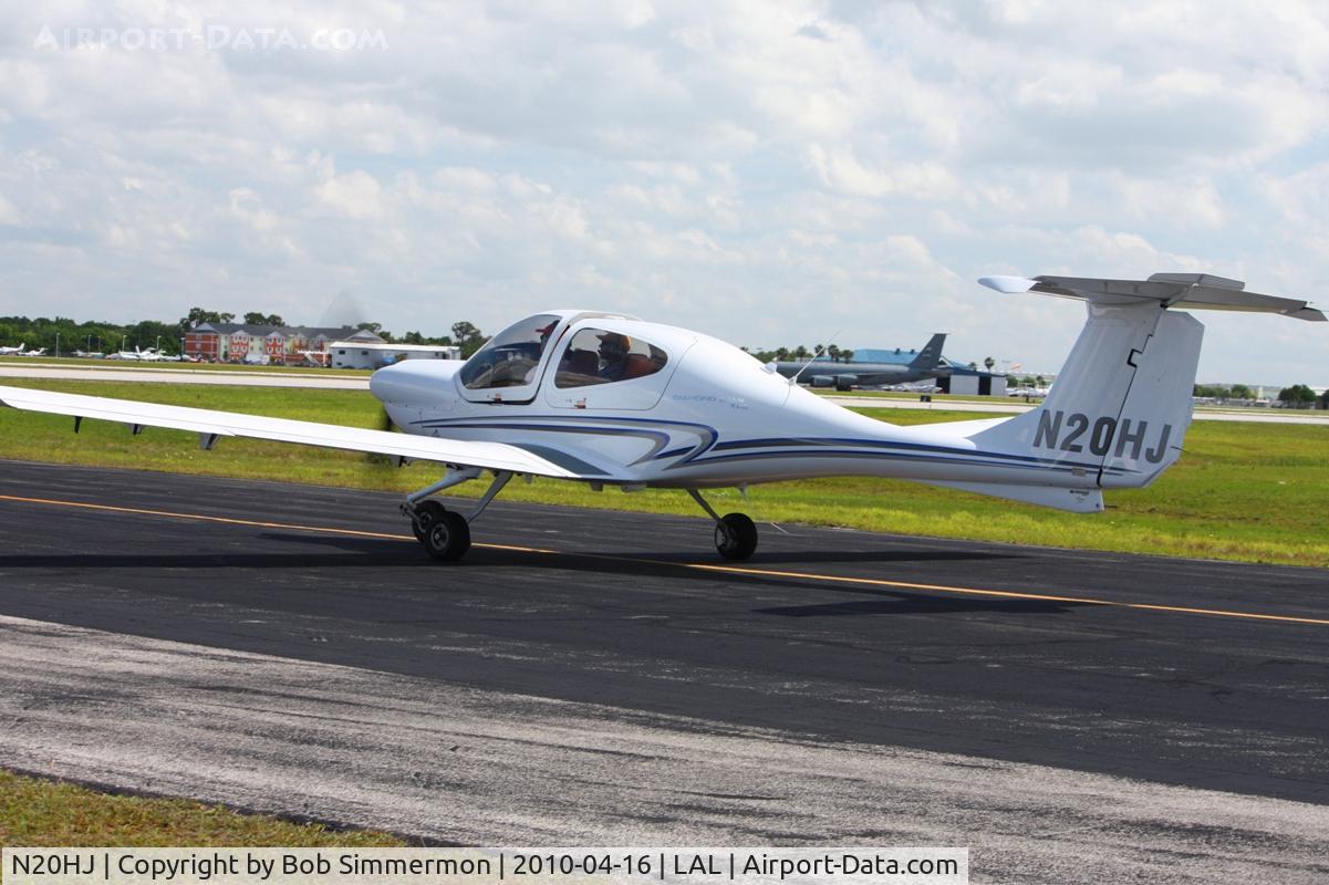 N20HJ, 2008 Diamond DA-40 Diamond Star C/N 40.937, Sun N Fun 2010