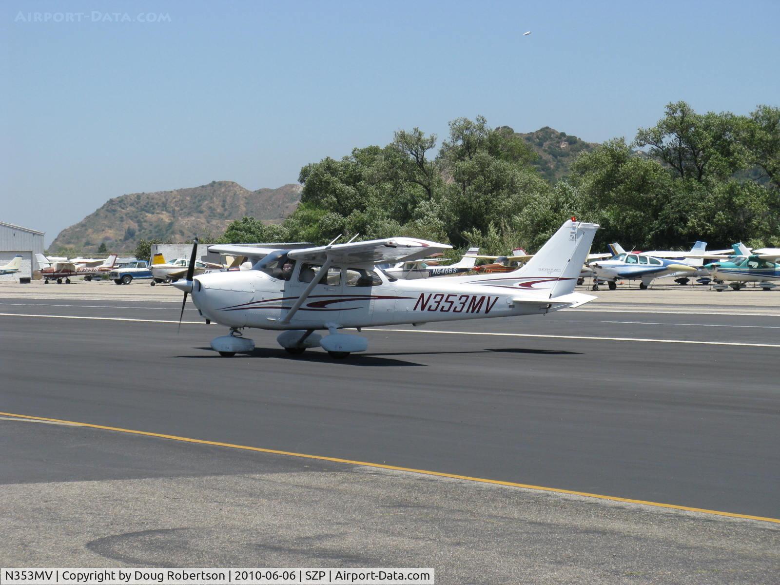 N353MV, 2005 Cessna 172S C/N 172S9908, 2005 Cessna 172S SKYHAWK SP, Lycoming IO-360-L2A 180 Hp, taxi