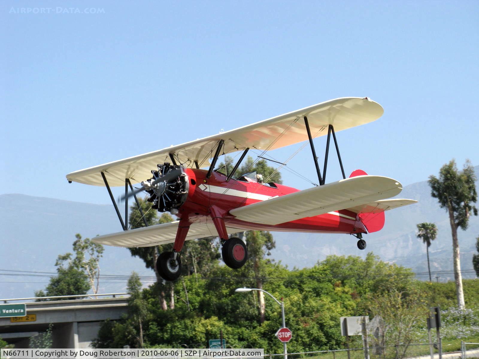 N66711, 1941 Boeing IB75A C/N 75-1675, 1941 Boeing Stearman IB75A, Jacobs R-755B2 275 Hp, on final Rwy 22