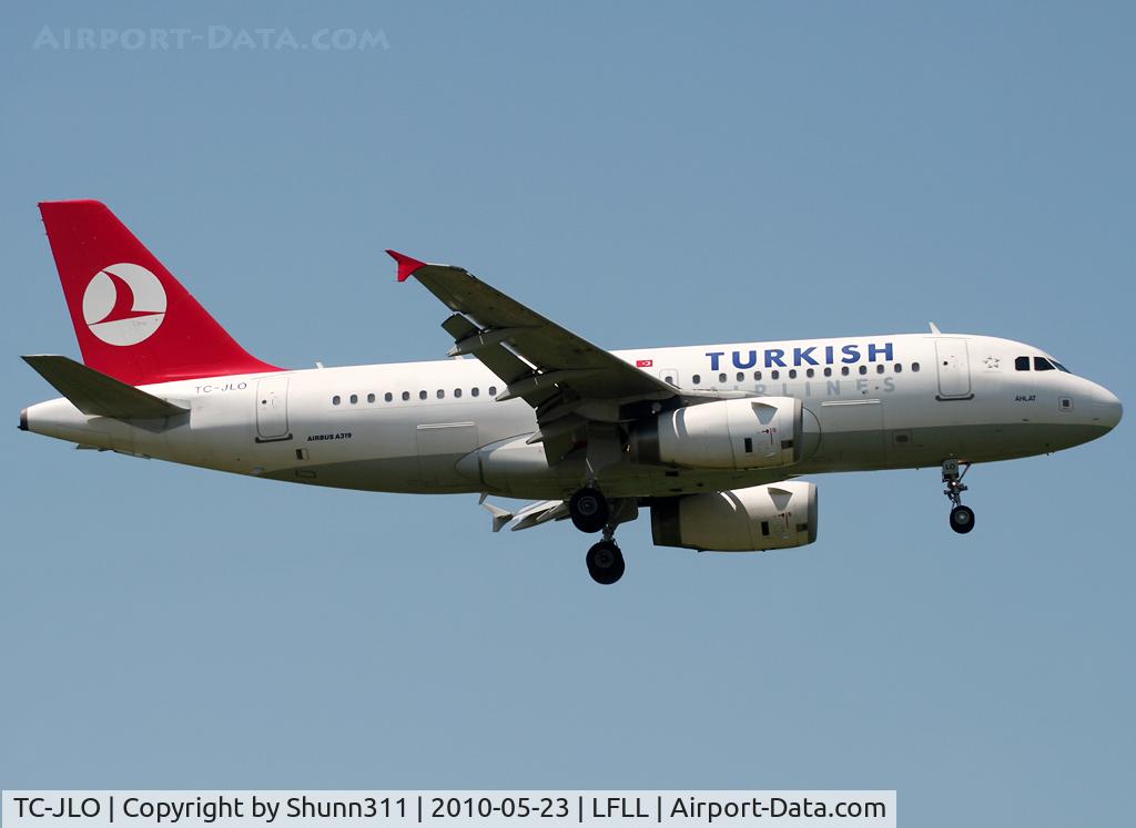 TC-JLO, 2005 Airbus A319-132 C/N 2631, Landing rwy 36R