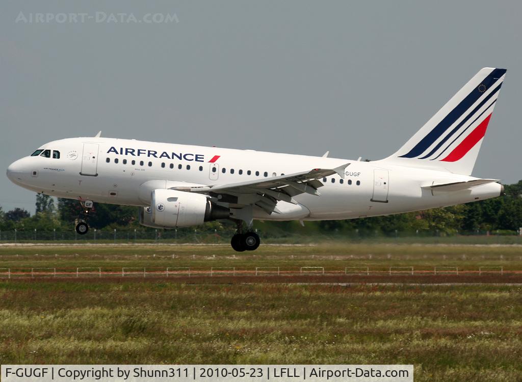 F-GUGF, 2004 Airbus A318-111 C/N 2109, Landing rwy 36L